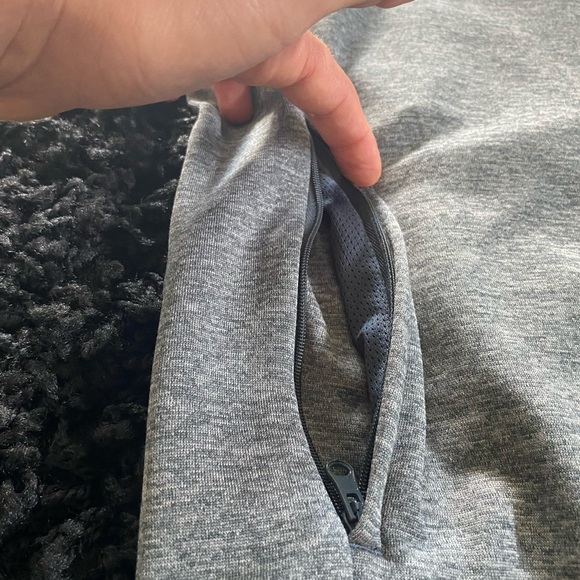 Under Armour zip up mens medium (FALCONS) - Picture 6 of 7